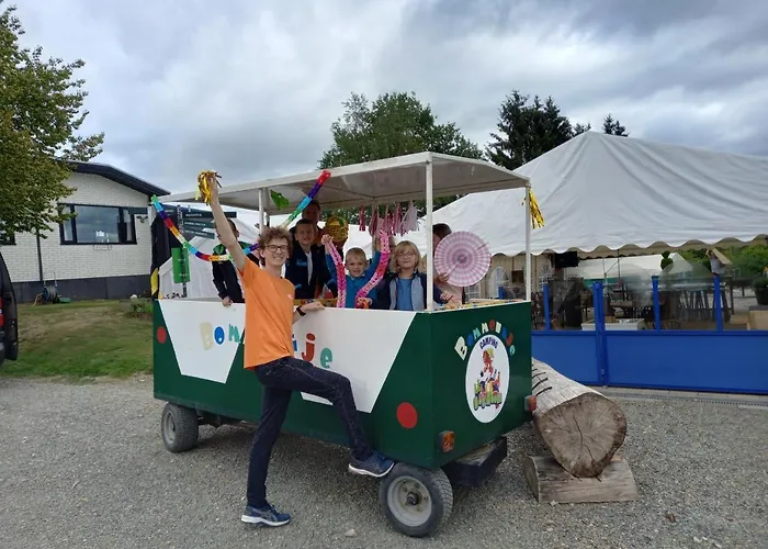 Oos Heem キャンプ場 3*