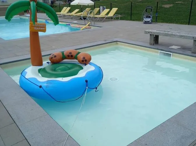 Oos Heem キャンプ場 Montenau