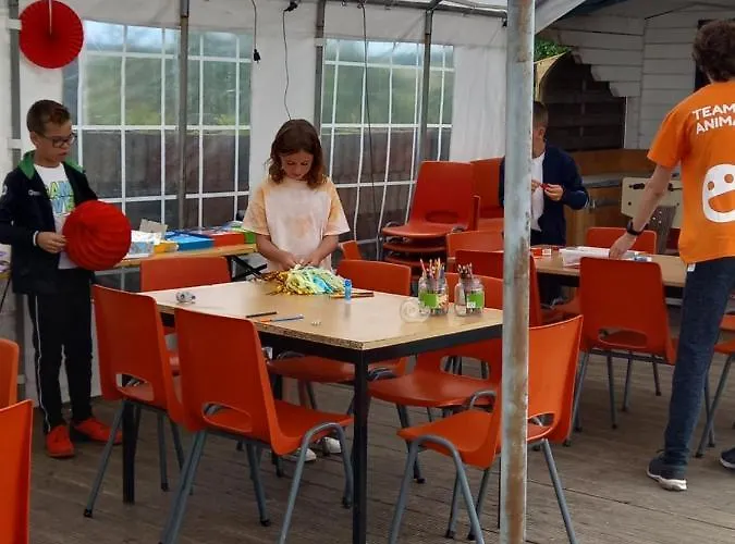 Oos Heem キャンプ場 Montenau