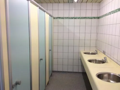 キャンプ場 Oos Heem Montenau