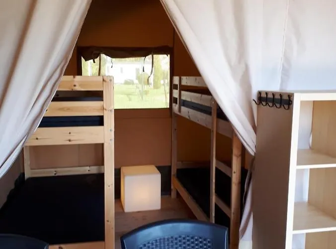 Oos Heem キャンプ場 Montenau